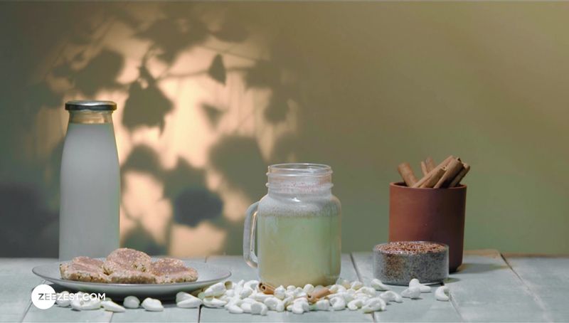 Flaxseed Cinnamon Smoothie with Kaju Mathri